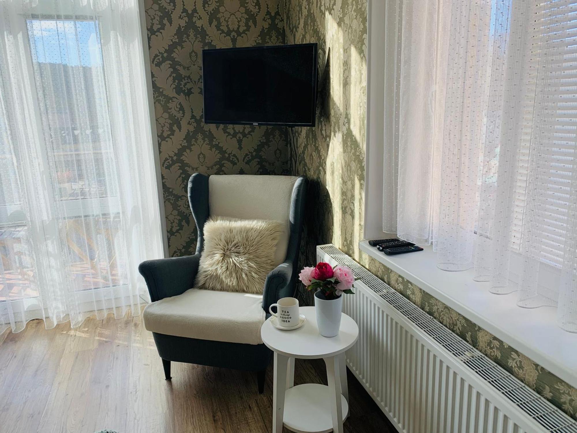 Romanceart Apartments 卡罗维发利 外观 照片